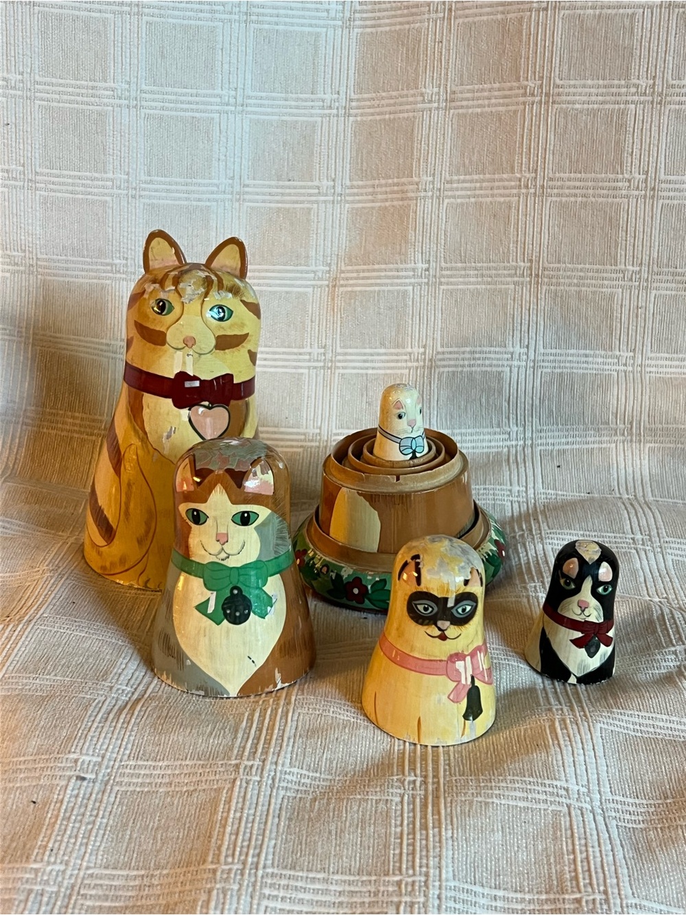 🐱 Vintage Hand-Painted Wooden Cat Family Nesting Dolls (Set of 5) 🐱 - Picture 7 of 7